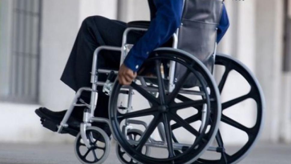 Probleme în Capitală cu banii pentru persoanele cu handicap. Pe cine dă vina Firea?