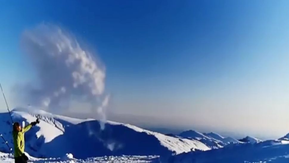 Video| Cum se „fabrică” norii