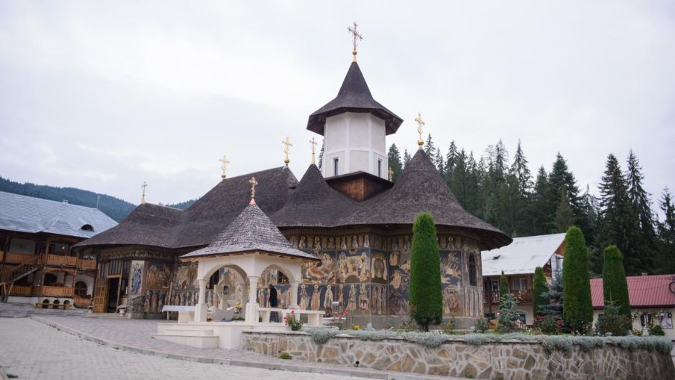 Mănăstirea Petru Vodă din Neamț, devastată de un incendiu violent