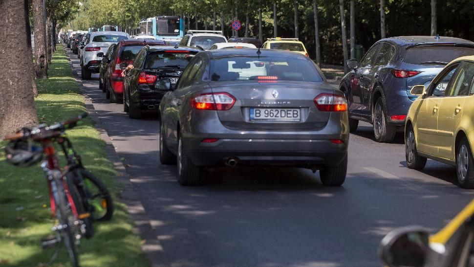 Cât timp pierd bucureștenii în trafic?