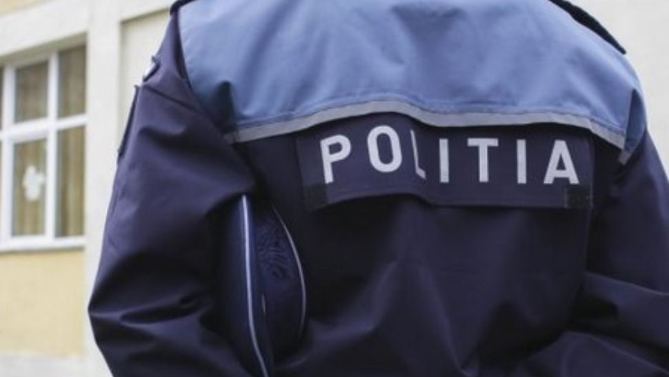 Polițist de la înmatriculări, trimis în judecată pentru luare de mită