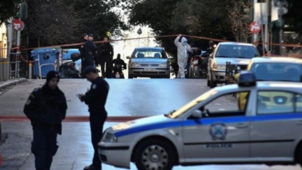 Împușcați în cap în timp ce luau masa cu familia