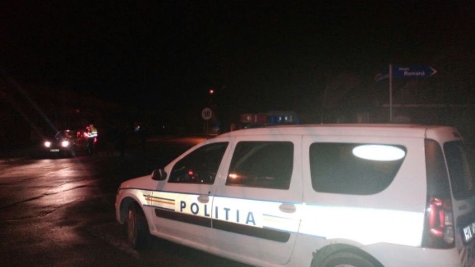 Un șofer băut a intrat cu viteză într-o mașină de poliție care staționa