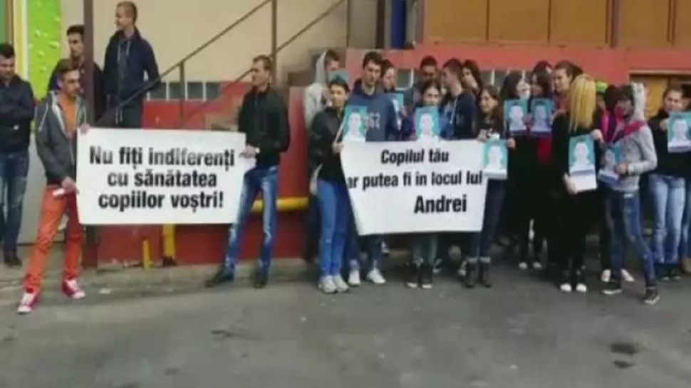 Medici trimiși în judecată pentru moartea unui copil