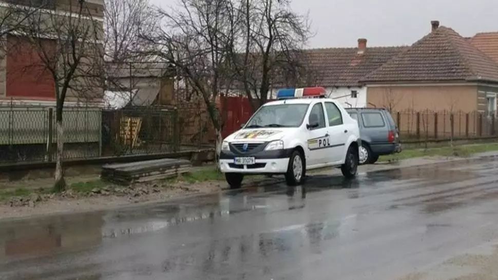 Un bărbat a fost găsit mort pe stradă
