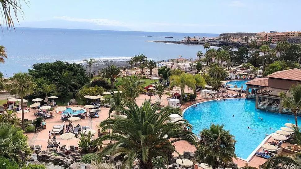 Primul caz de coronavirus în Tenerife. Mii de turiști în carantină