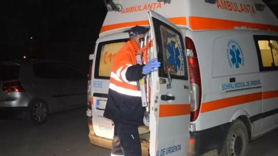 Accident grav în București între o Ambulanță și un autoturism. Două paciente din ambulanță au fost rănite