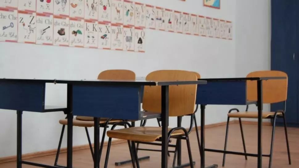 Panică într-o şcoală din Târgu-Mureş. Părinții cer izolarea unui copil a cărui mamă se întoarce din China