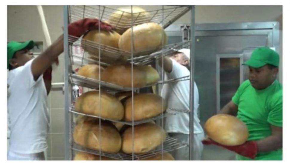 Patronii brutăriei din Ditrău au depus plângere la poliție. Care este motivul