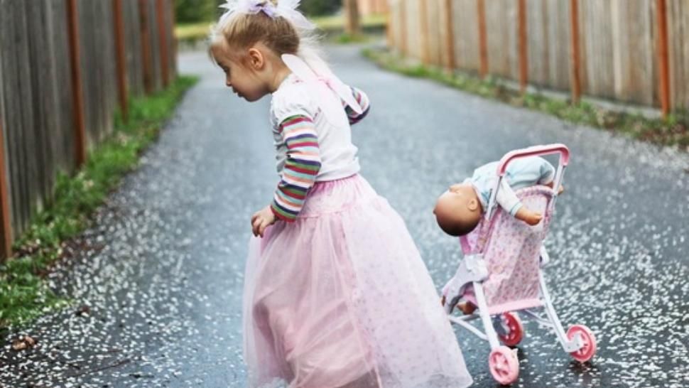 Cum este să îţi crești copilul fără apartenenţă la gen?