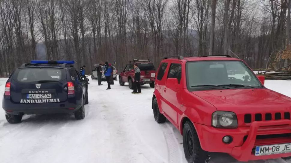 Accident în Cluj: mașină ajunsă în șanț din cauza zăpezii