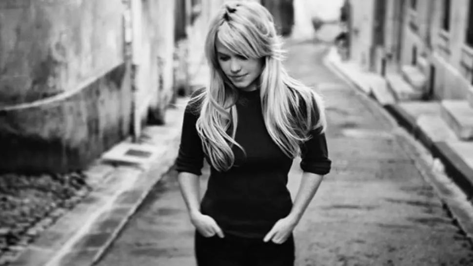 O cunoscută cântăreață șochează: "Am fost violată, drogată și sechestrată mai multe zile"