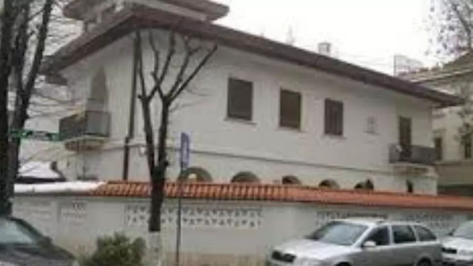 Incendiu în cartierul Primăverii! O clădire de birouri a luat foc, mai multe persoane sunt intoxicate