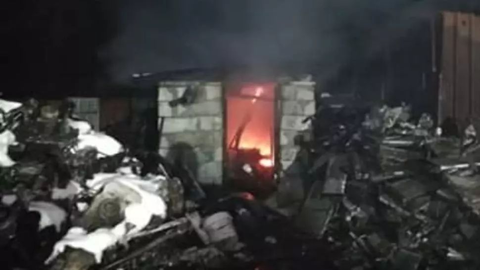 Incendiu puternic în Bolintin Vale. Un bărbat a ars de viu într-o locuință improvizată