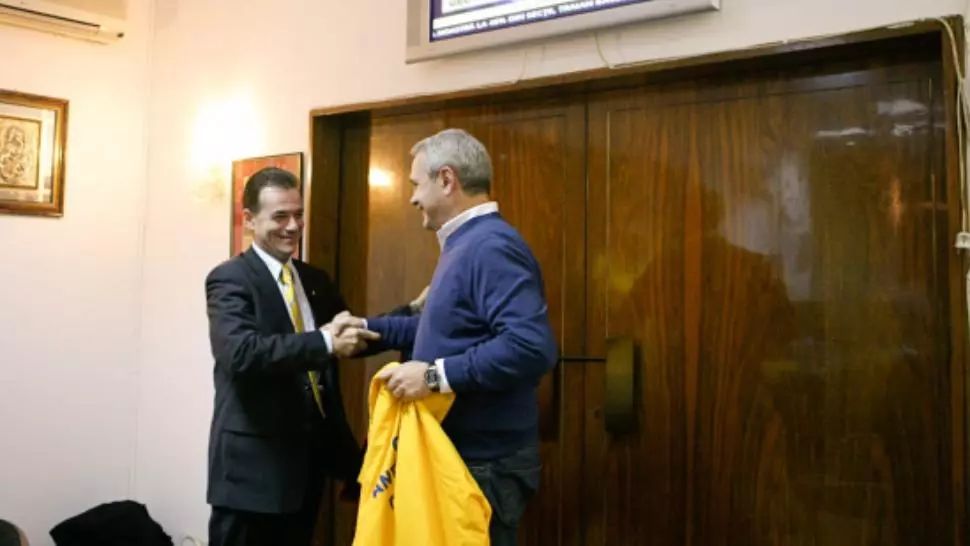 Povestea schimbului de geci între Orban și Dragnea