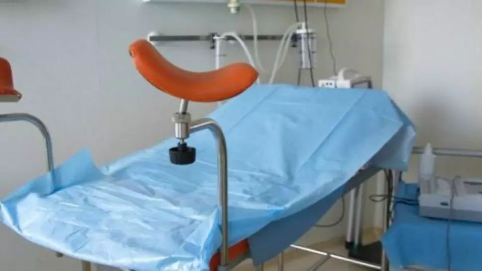 Scandal la un spital din Târgoviște: Doctor ginecolog, arestat pentru luare de mită