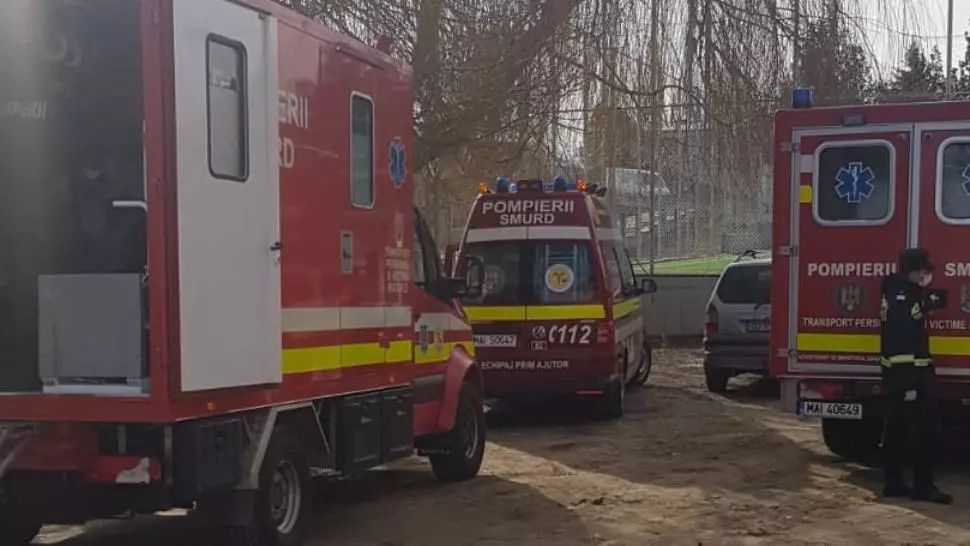 Plan ROȘU de intervenție după o simplă curățenie într-o școală. 14 copii INTOXICAȚI, la spitale din Craiova