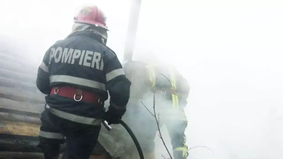 Val de tragedii în noaptea de Ajun! Incendii puternice de Crăciun - 2 oameni au murit arși de vii în casele lor