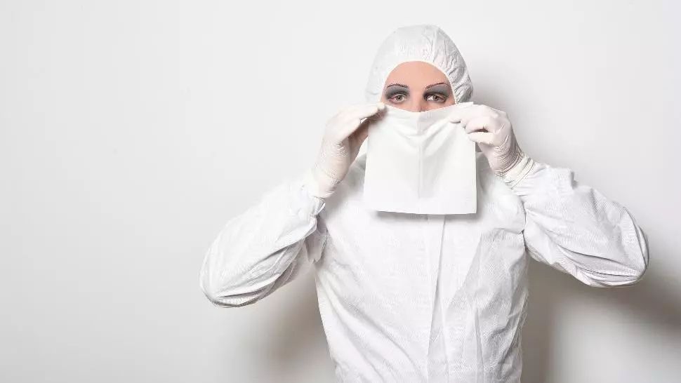 Încă o suspiciune de coronavirus. Pasageră româncă, ridicată de medici direct de pe aeroport