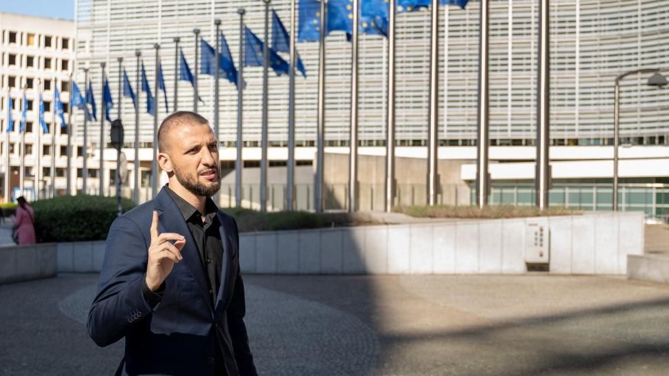 Afaceristul Ștefan Mandachi nu renunță la cei doi brutari sri-lankezi