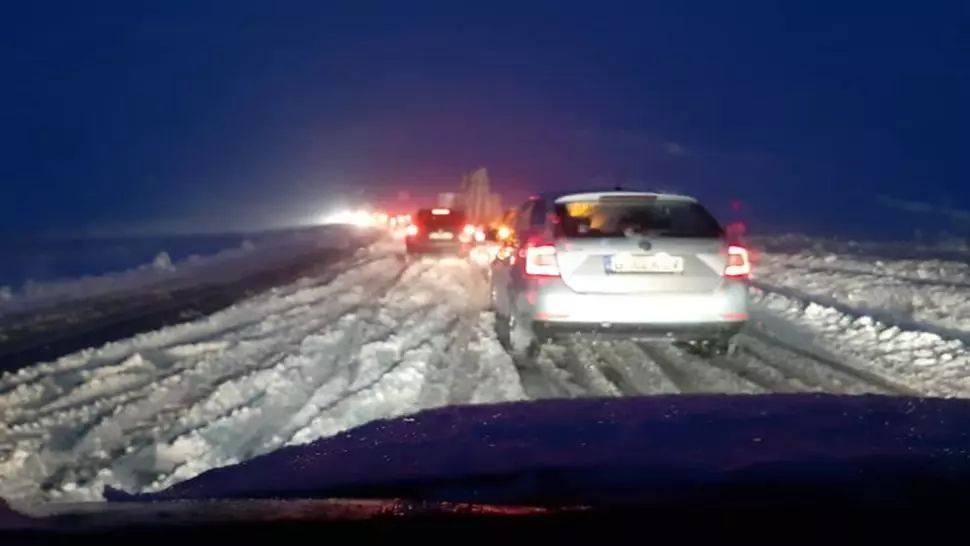 Atenție, șoferi! Se circulă în condiții de iarnă în județul Suceava. Situația drumurilor