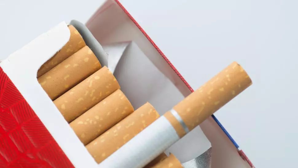 Un moldovean care transporta 5 tone de țigări de contrabandă cu un camion înmatriculat în România, prins în Franța. Pedeapsa primită