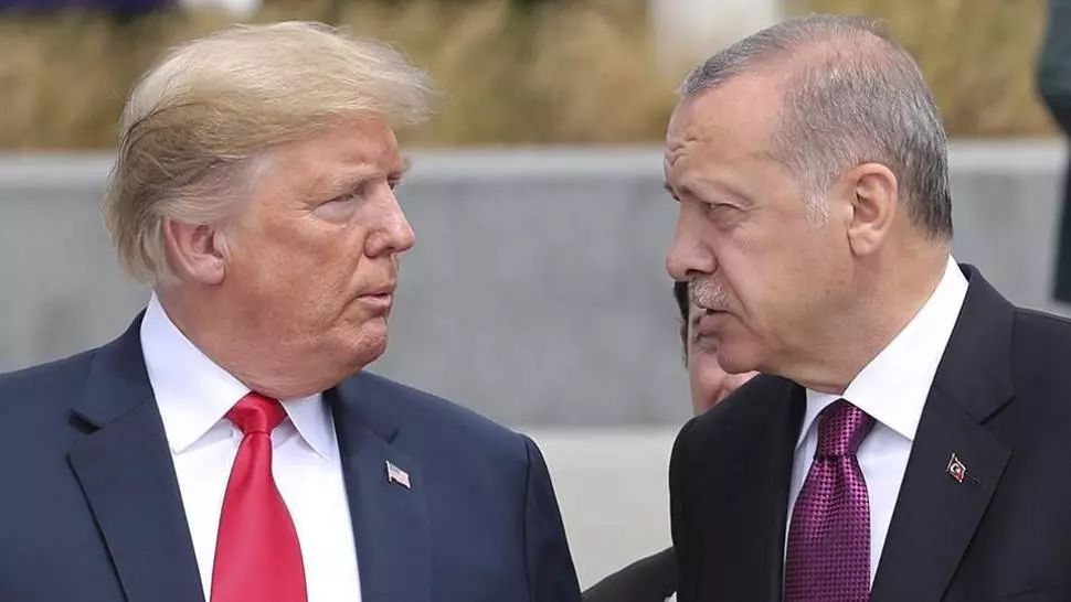 Trump şi Erdogan cheamă la încetări ale focului în Siria şi Libia