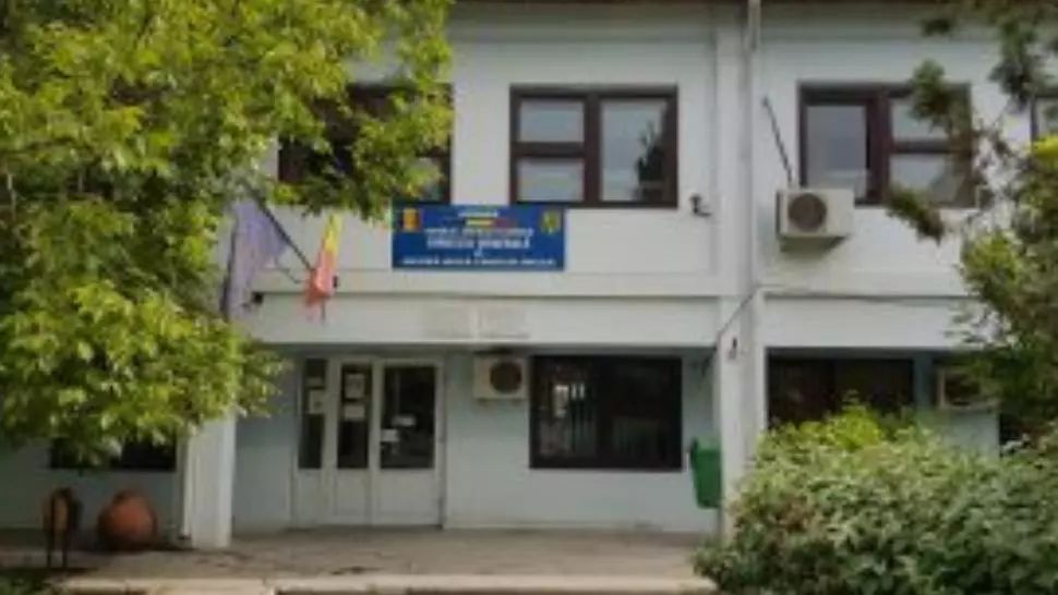 Copii duși la Orfelinat după ce părinții au fost infectați cu coronavirus. Primul caz din țară