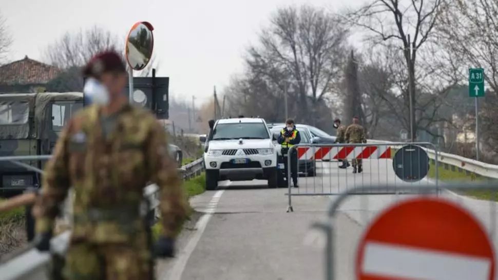 Experiment REUȘIT: testarea întregii populații unui orășel din Italia, cheia succesului în lupta cu COVID-19