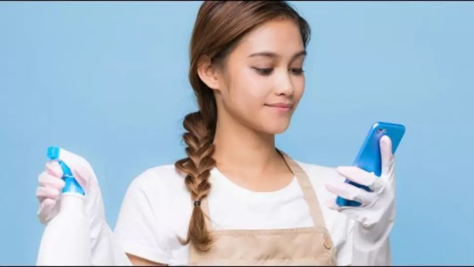 Cum dezinfectezi telefonul ca să reduci riscul de coronavirus