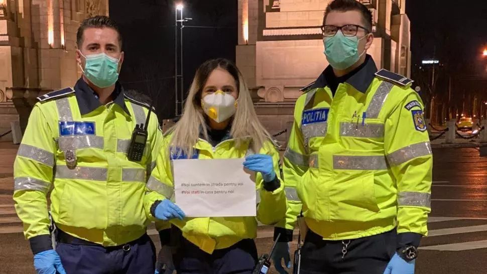 Mobilizare generală: "Noi suntem în stradă pentru voi, voi stați în casă pentru noi"