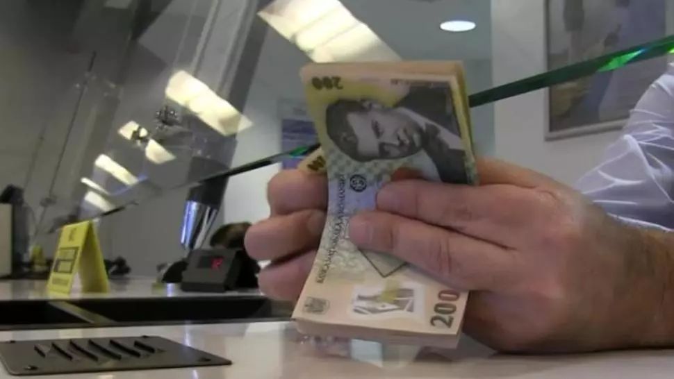 Consilierul lui Isărescu: Băncile vor amâna temporar plata ratelor pentru anumite credite