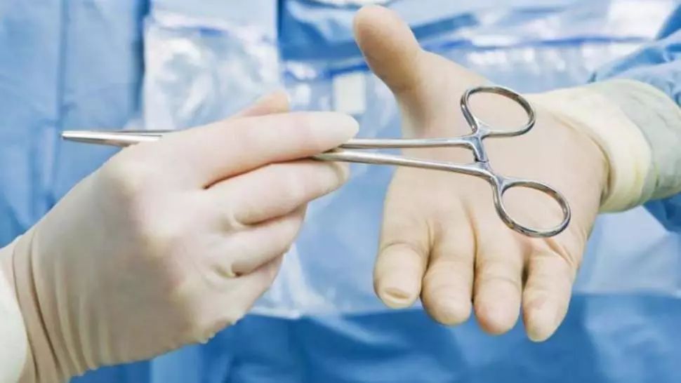 CNAS: Medicii curanţi vor decide cazurile pentru care se continuă tratamentele şi investigaţiile