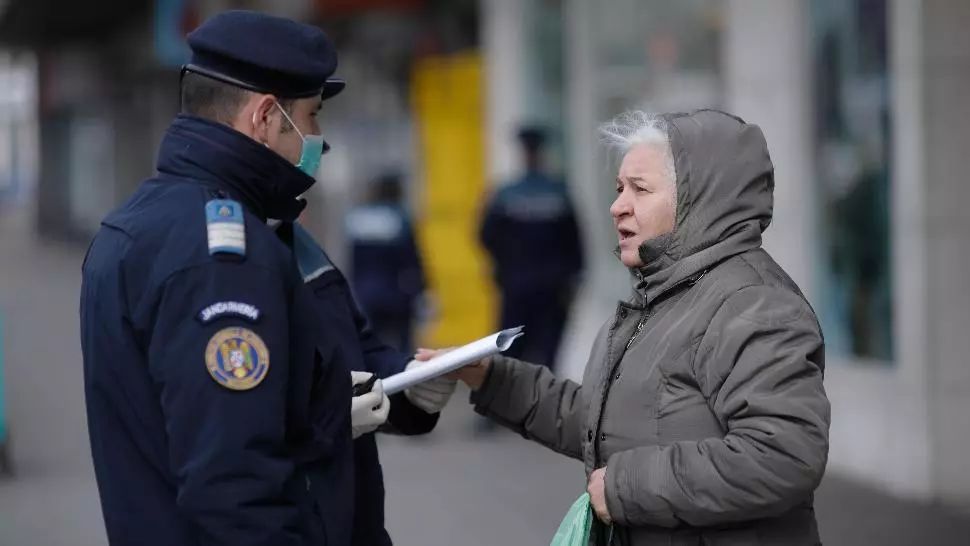 Măsuri Coronavirus. Aproape 6.000 de români au fost amendați pentru că au ieșit, nejustificat, din casă