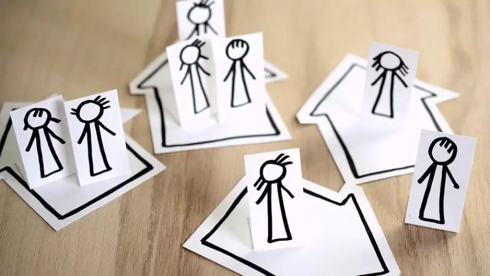 Dan Voiculescu: Distanța fizică impusă ne-a apropiat uman și emotional