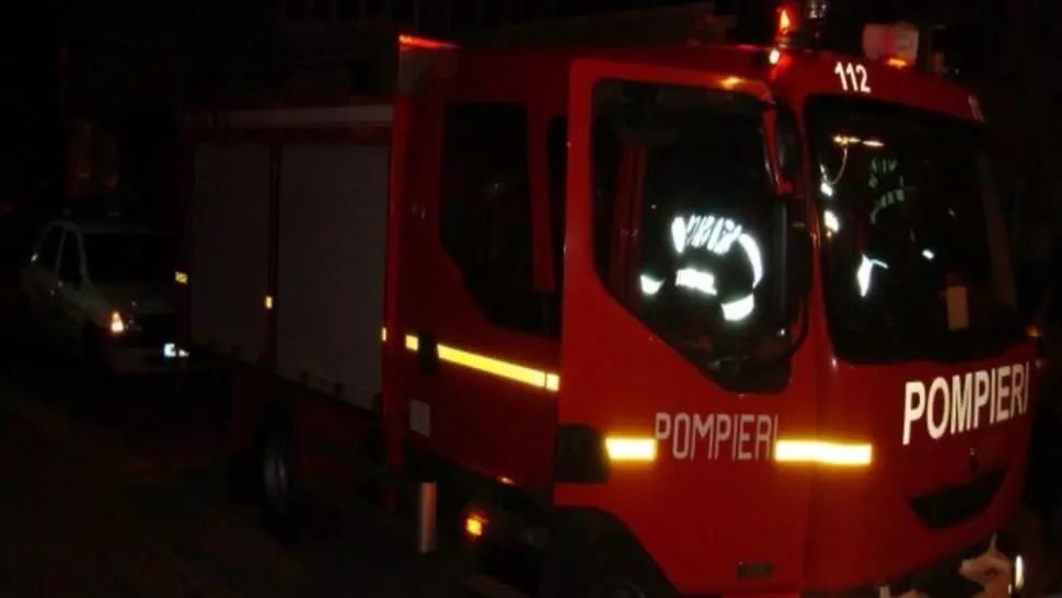 Incendiu puternic. Casă mistuită de flăcări 