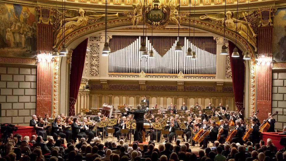 #staiacasa. Filarmonica „George Enescu” deschide stagiunea online