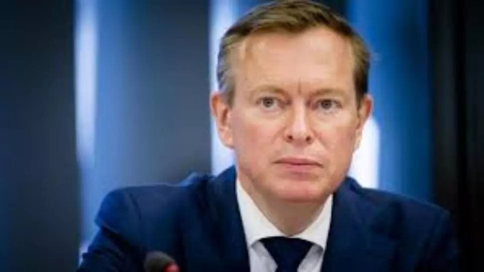 Ministrul Sănătății din Olanda a demisionat la o zi după ce a leșinat în Parlament