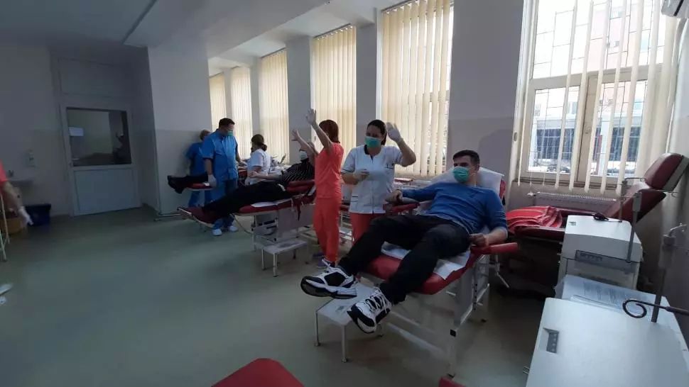 Solidaritate în criza COVID-19: Jurnaliștii din Craiova s-au mobilizat și au donat sânge