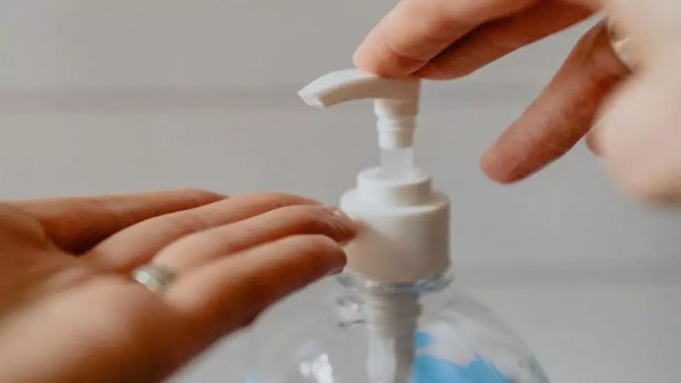 Dezmințire: Informația că o mașină cu dezinfectant a fost prădată de hoți NU ESTE ADEVĂRATĂ