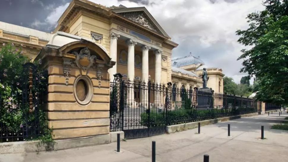 Cursuri suspendate în București. Universitatea de Medicină se închide pentru o lună