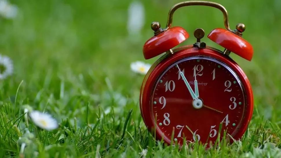 ORA DE VARA 2020 // România trece la ora de vară. Cum se schimbă ora