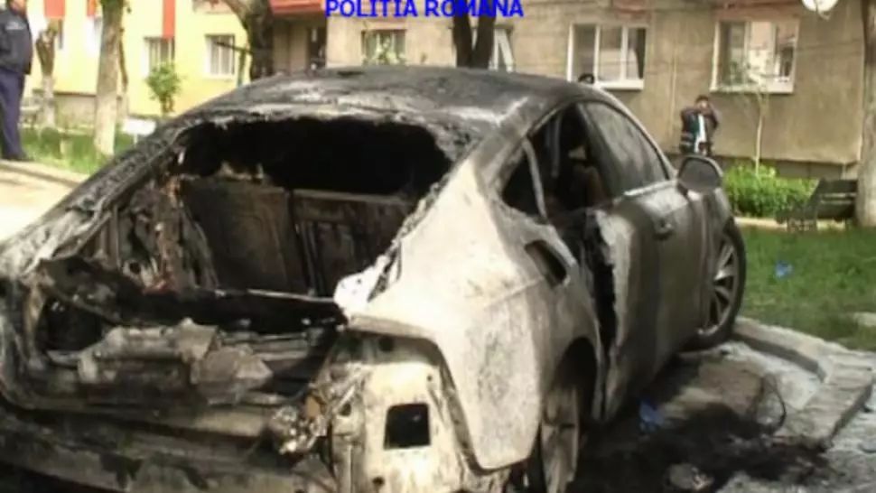 Răzbunări în stil mafiot în Alba! Au incendiat mașinile partenerilor de afaceri