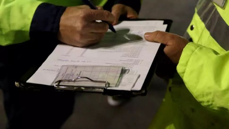  Femei amendate după ce s-au bătut pe stradă