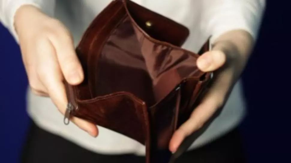 Nu se lipesc banii de tine? Află care este cea mai SIMPLĂ metodă de a-i atrage. Niciodată nu dă greş