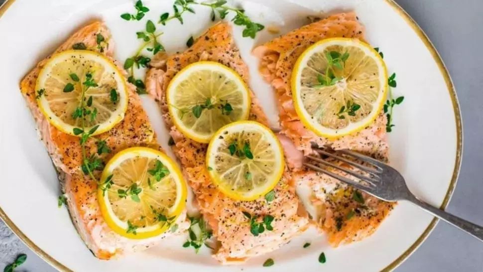 Așa faci cel mai bun peşte la cuptor. Gata în 15 minute! Ingredientul care face diferenţa