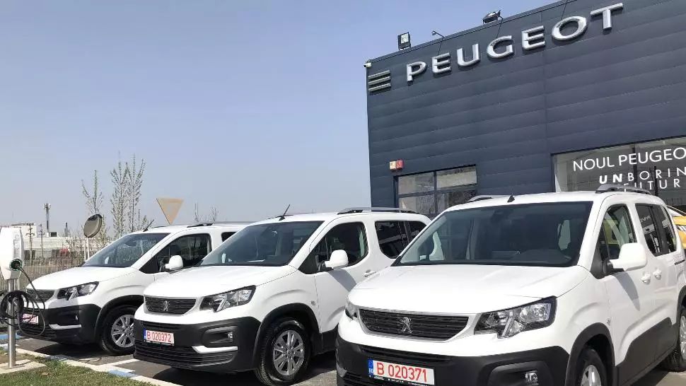 Trust Motors oferă 3 autovehicule Peugeot Institutului "Matei Balș", în urma apelului la solidaritate al Trustului Realitatea