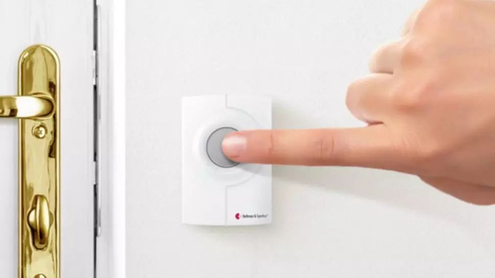 Înșelăciune cu teste pentru coronavirus: falși asistenți, din ușă în ușă