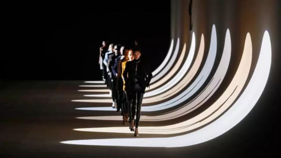 Casa de modă Saint Laurent se retrage din Săptămâna Modei de la Paris 2020