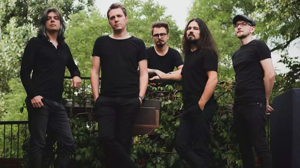 după 30 de ani. byron, cântecul de leagăn al Revoluției. când amintirile înseamnă frică. "dormi fără grijă, popor nebun!" (partea I)